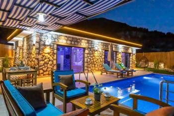 Villa Günbatımı Aklar