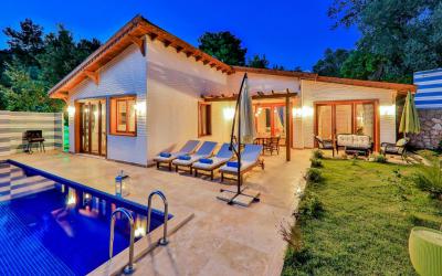 Villa Sunset 2, Nature View Villa With Garden