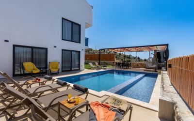 Villa Şirinler 2, Large Family Villa With Jakuzzi