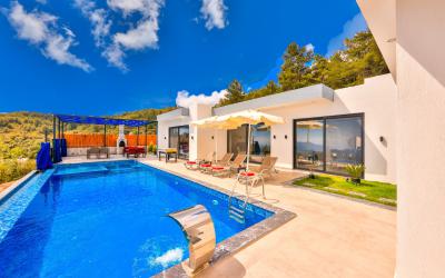 Villa Karnaval, Amazing Seaview Villa With Kids Pool