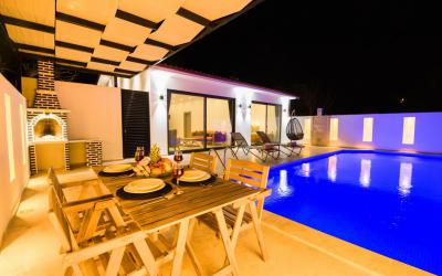 Villa Gala 2, Honeymoon Villa With Jakuzzi