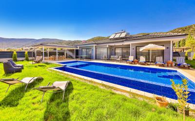 Villa Zümrüt Sarıbelen, Rental Villa With Large Garden