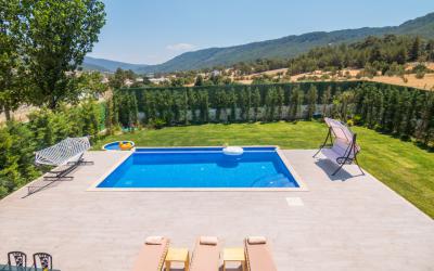 Villa Tiraje Geniş Bahçeli Tatil Villası