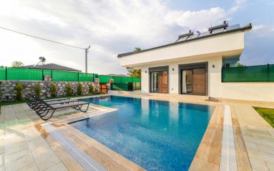 Villa Source 2, Korunaklı Kapalı Havuzlu Villa