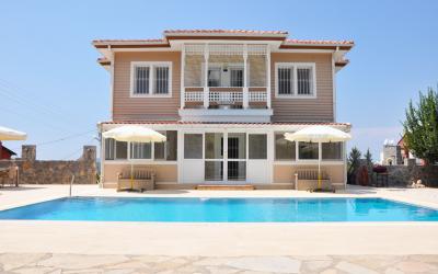 Villa Steve, Garden Villa With Large Family