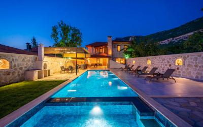 Villa Yanar, Large Garden Villa With Sauna