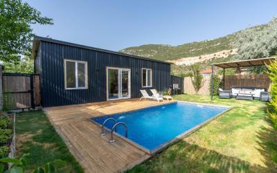 Villa Snitch, Honeymoon Villa With Garden