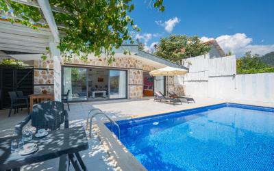 Villa Romanson, Stone Architecture Villa With Nature View