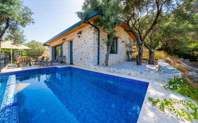 Villa Nature Muarkürü - Yeşilköy'de Taş Mimari & Deniz Manzaralı Villa
