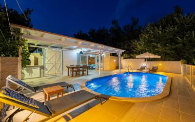 Villa Bambu, Wooden Villa With Family