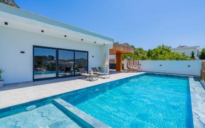 Villa Kibele - Akbel'de Lüks Dekorasyonlu, Masa Tenisli Doğa Villası