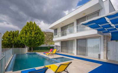 Villa Lider | 2-Bedroom Secluded Villa in Üzümlü with Children's Pool