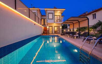 Villa Çağdaş 2, Large Garden Villa With Jakuzzi