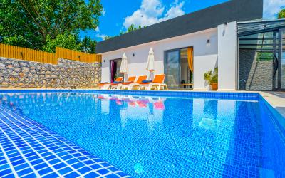 Villa Hüma Üzümlü, Kapalı Isıtmalı Havuzlu Kiralık Tatil Villası