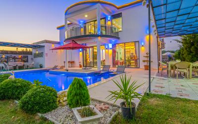 Villa Aksoy Kınık 1 - Kalkan'da Geniş Bahçeli 6 Kişilik Villa