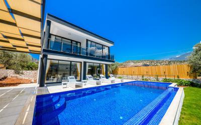 Villa Black Rose, Korunaklı Tatil Villası