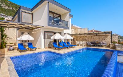 Villa Hulaki, Amazing Seaview Villa With Indoor Pool