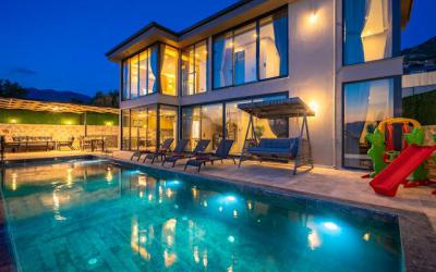 Villa Nur House, Jakuzili Kiralık Villa