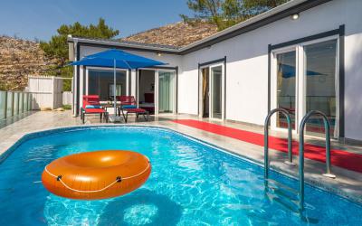 Villa Nazo | Üzümlü'de Saunalı, Jakuzili & Özel Havuzlu Tatil Villası