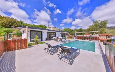 Villa Asar, Doğa Manzaralı Bahçeli Tatil Villası