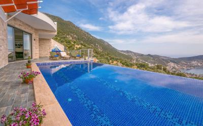 Villa İstanbul, Merkeze Yakın Tatil Villası