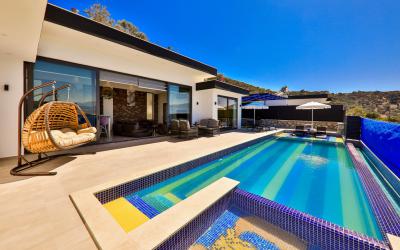 Villa Sevil 2, Well Decorated Villa With Kids Pool