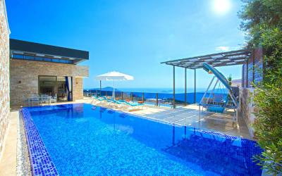 Villa White, Secluded Luxury Villa With Amazing Seaview