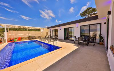 Villa Zeybek, Deniz Manzaralı Tatil Villası