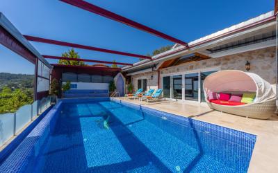 Villa Sude, Secluded Rental Villa With Jakuzzi