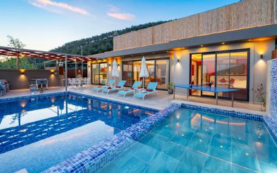 Villa Göksu - İslamlar'da Özel Havuzlu, Oyun Parklı & Saunalı Lüks Villa