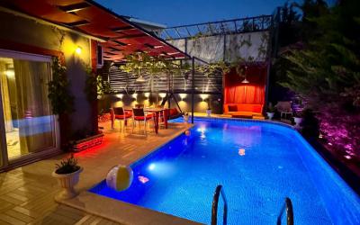 Villa Renk İslamlar, Jakuzili Kiralık Tatil Villası