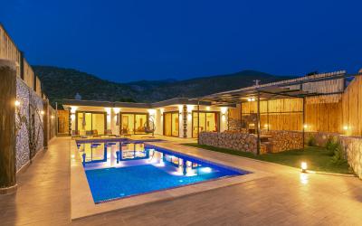 Villa İncir, Jakuzili Tatil Villası