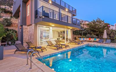 Villa Waratah, Large Family Villa With Amazing Seaview