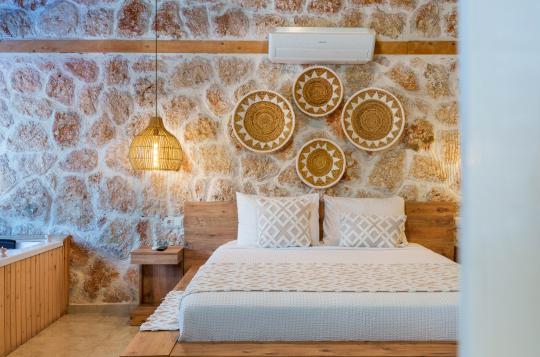 Honeymoon Villas, Conservative Honeymoon Villas