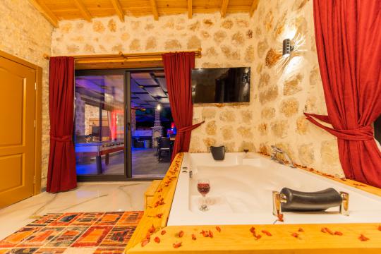 Villas and Summer Houses with Jacuzzi